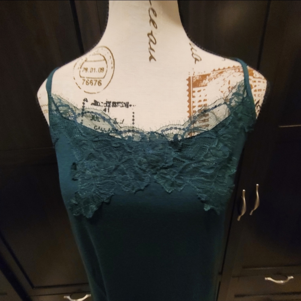 Last one! 2024 Frette Luxury Lace Neckline Nightgown  Color: Emerald Green NWT - Picture 4 of 13